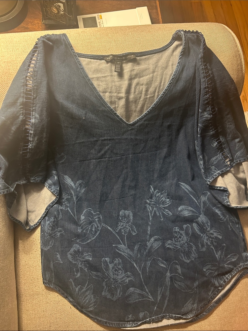 White House Black Market Navy Blue Floral V-Neck Blouse